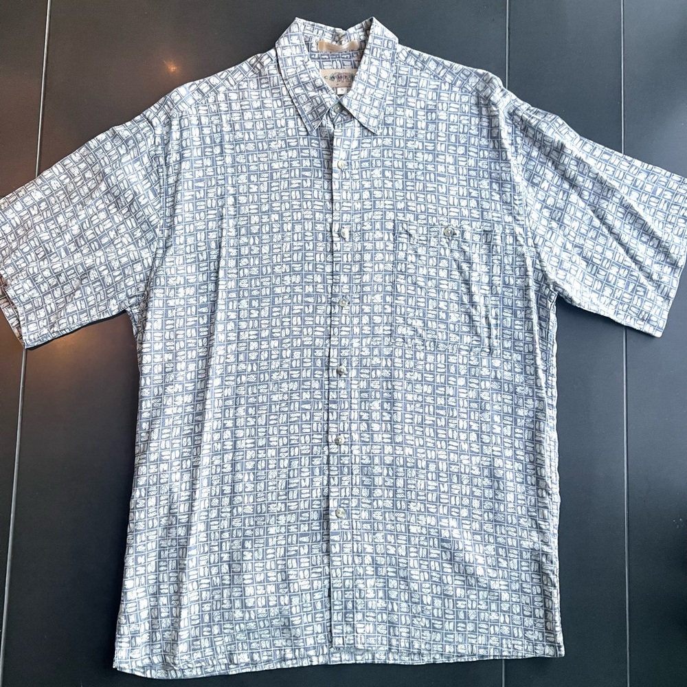 Campia men’s Aloha shirt in grey/white pattern